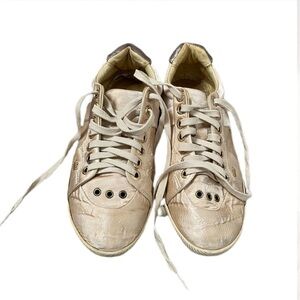 𝅺OSKLEN Riva Satin Sneakers